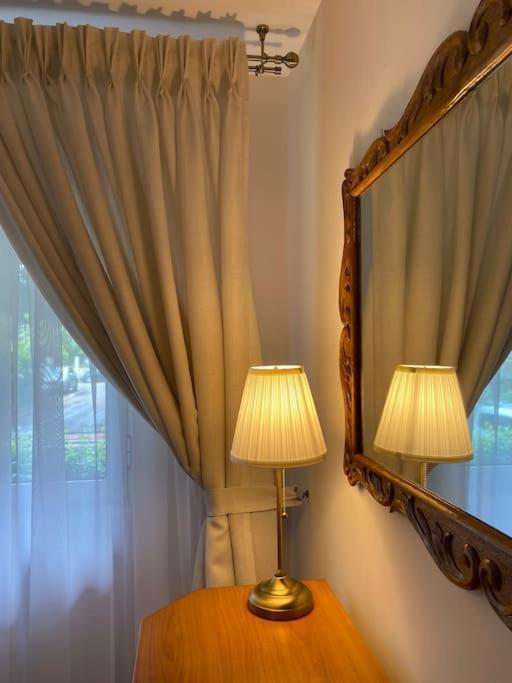 Lovely & Quiet 1-Bedroom Condo With Free Parking Boekarest Buitenkant foto